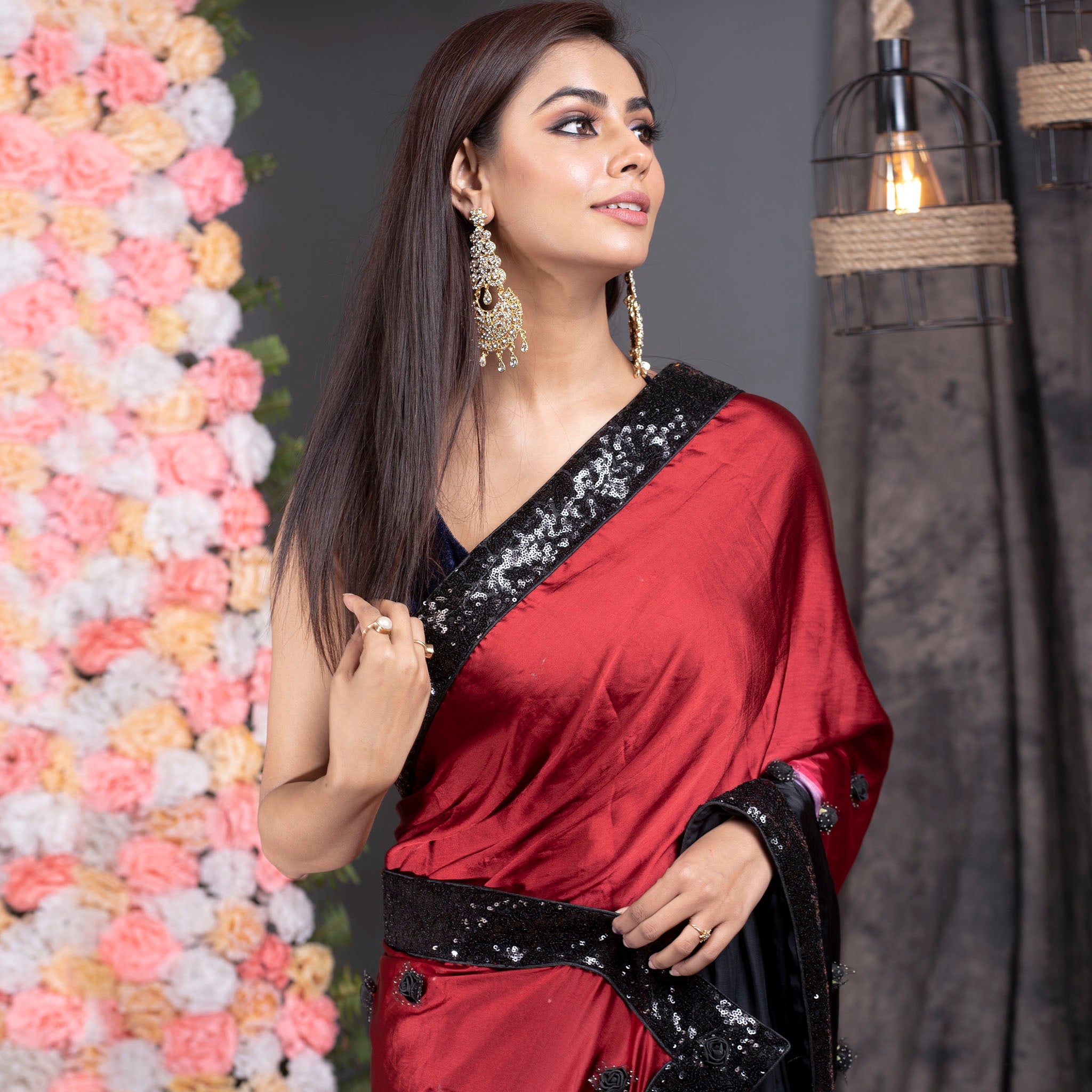 Decoding Mrunal Thakur's viral oh-so-hot black saree look as Yashna from Hi  Nanna | PINKVILLA